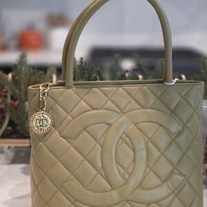 Chanel Medaillon Leather Handbag